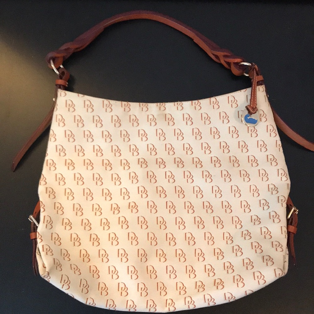 Dooney & Bourke medium bag with twisted strap